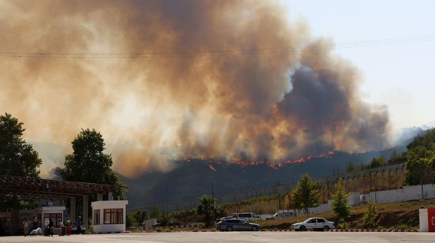 Suriye’deki yangın Türkiye’ye sıçradı