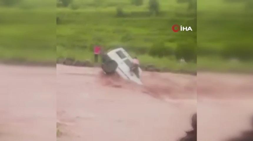 Hindistan’da sel: En az 40 ölü, 120’den fazla yaralı