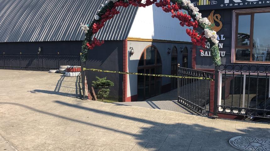 Düğün salonu sahibi ile kiracıların kavgası kanlı bitti! Kurşun yağdırdılar: 3'ü ağır 4 yaralı