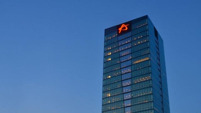 Hisseleri d&uuml;şen şirketin karı azaldı