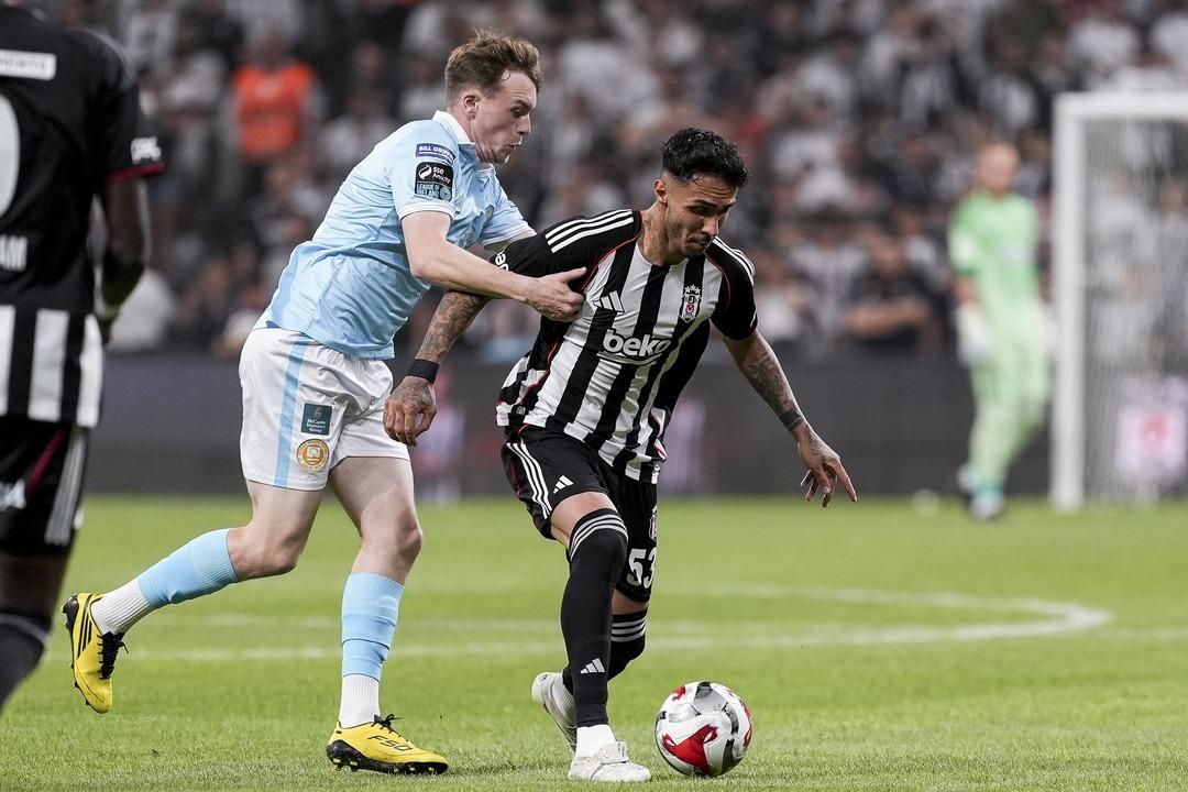 Beşiktaş, UEFA Konferans Ligi nde play-off turuna yükseldi! 2
