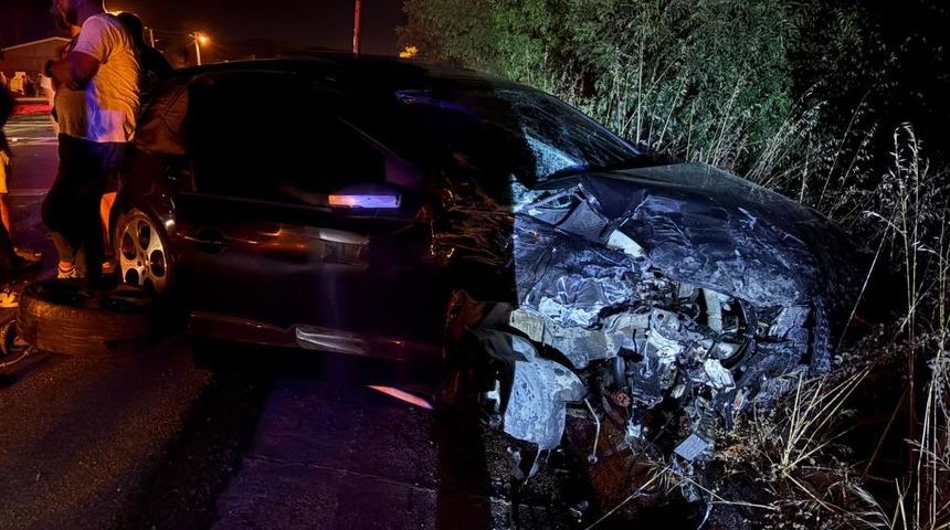 D-100'de iki otomobil kafa kafaya çarpıştı: 1'i ağır 8 yaralı