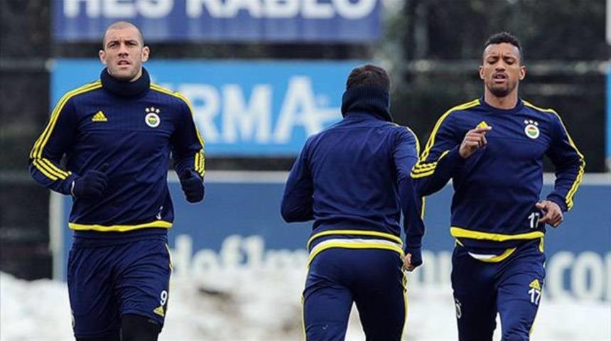 Fenerbah&ccedil;e'de takıma neşter vuruluyor