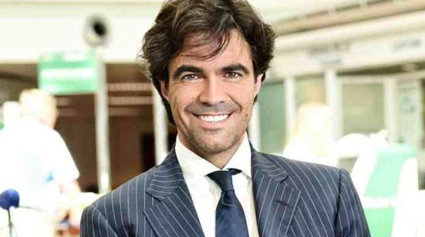  Nani'nin menajeri Aziz Yıldırım'ın tepesini attırdı