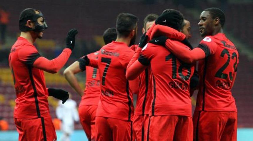 Galatasaray'da dev revizyon