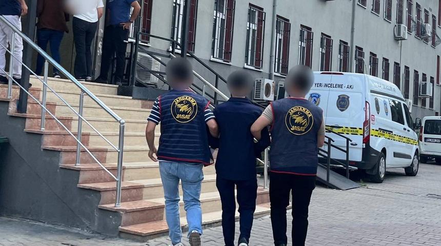 Kesinleşmiş hapis cezaları olan 10 şüpheli, yakalanıp tutuklandı