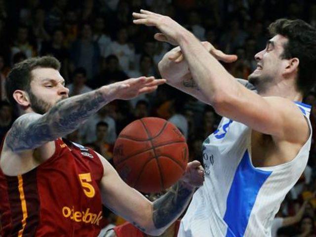Galatasaray Odeabank 87 - 69 Dinamo Sassari