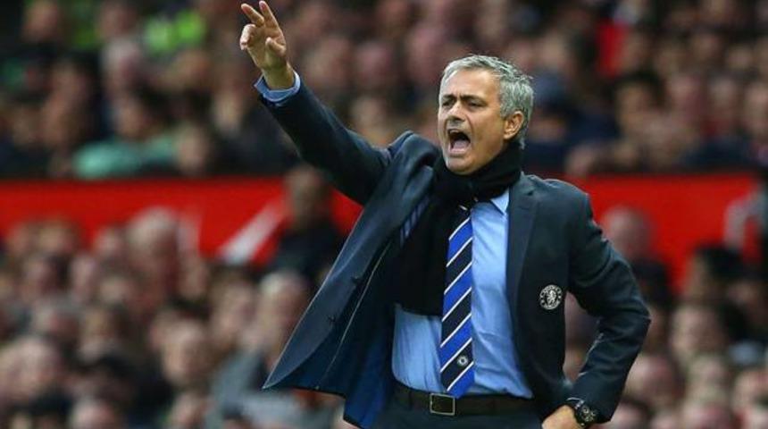 Jose Mourinho'yla tarihi s&ouml;zleşme