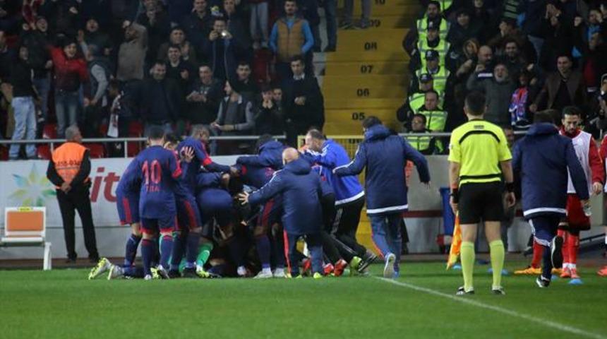 Galatasaray'a bir darbe de Mersin'den