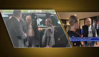 Alaska'daki görüşmelere 'SSCB' yazılı bir kıyafetle geldi
