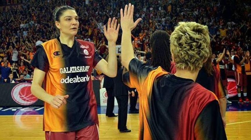 Nevriye Fenerbah&ccedil;e derbisinde 'sıfır' &ccedil;ekti, ortalık karıştı