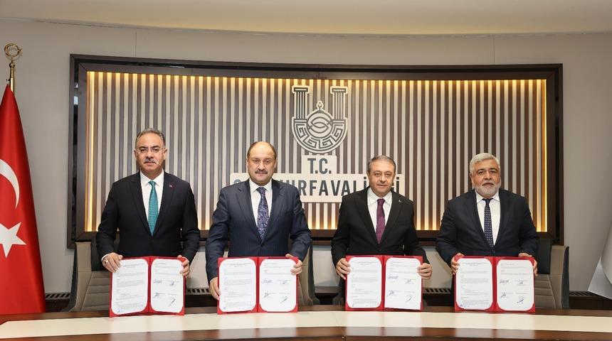 Şanlıurfa'da tarihi sokaklar aydınlatılıyor! İmzalar atıldı: "Tarihi dokuyu geleceğe taşıyacağız"