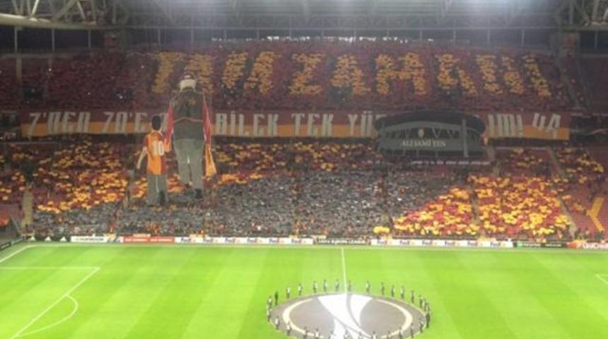 Galatasaray'dan Lazio ma&ccedil;ında muhteşem koreografi