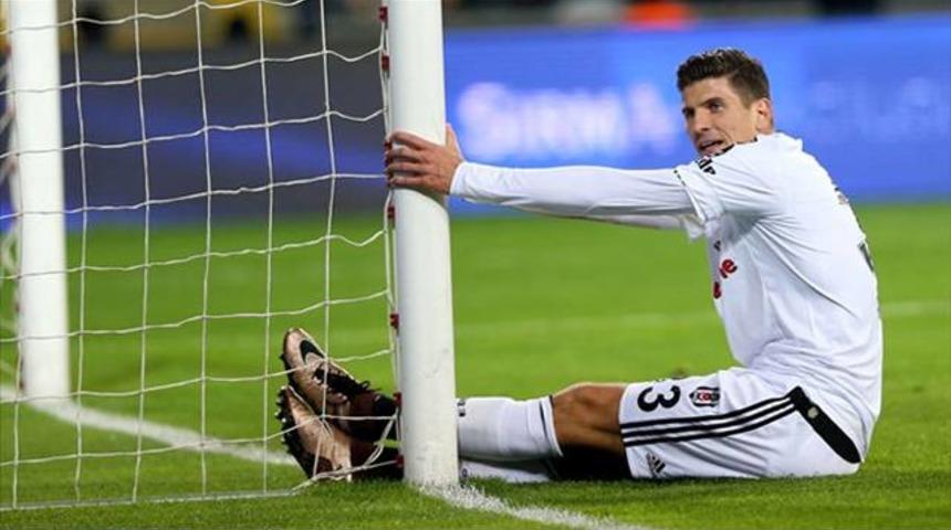 Mario Gomez'in tek sorunu pas!