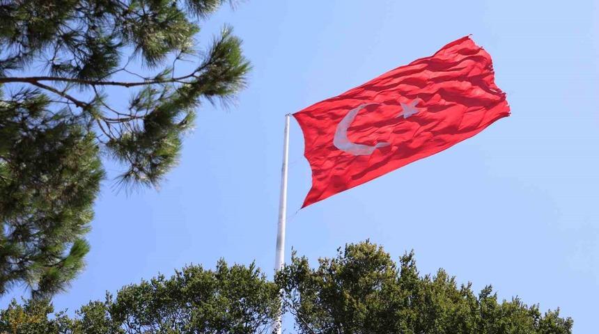 İstanbul’da kuvvetli rüzgar etkisini sürdürüyor