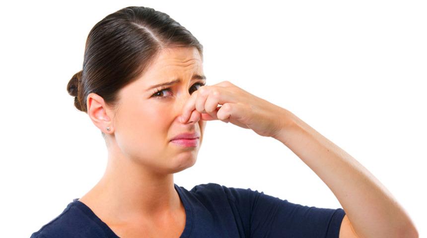 Vücut kokunuza dikkat: Altında yatan nedenler ciddi olabilir! B vitamini eksikliğinden kaynaklı vücudunuz kokabilir: Vücutta ‘balık kokusu’ neden olur?  