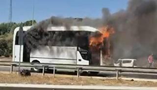 Bolu’da seyir halindeki midibüs alev alev yandı