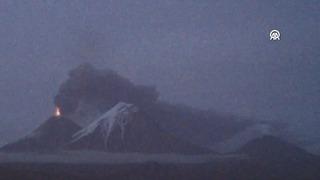 Deprem olunca Kamçatka'daki Klyuchevskoy Yanardağı faaliyete geçti!