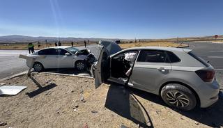 Elazığ'da iki otomobilin çarpıştığı kazada 8 kişi yaralandı