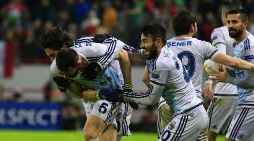 Fenerbah&ccedil;eli futbolcular rakibi b&ouml;yle &ouml;ğrendi!