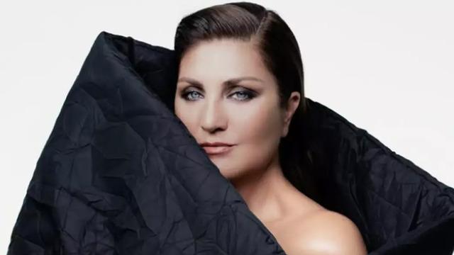 Sibel Can ve Emir Sarıgül İstanbul'da romantik yemekte görüntülendi...