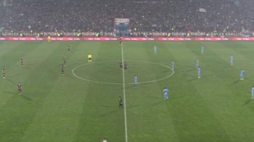 Trabzonsporlu futbolculardan protesto