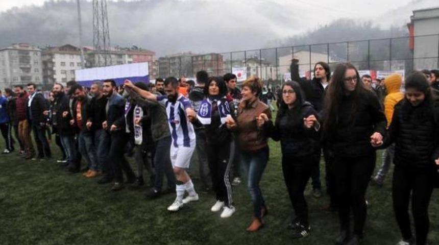 Hopaspor ma&ccedil;ını 10 bin kişi izledi