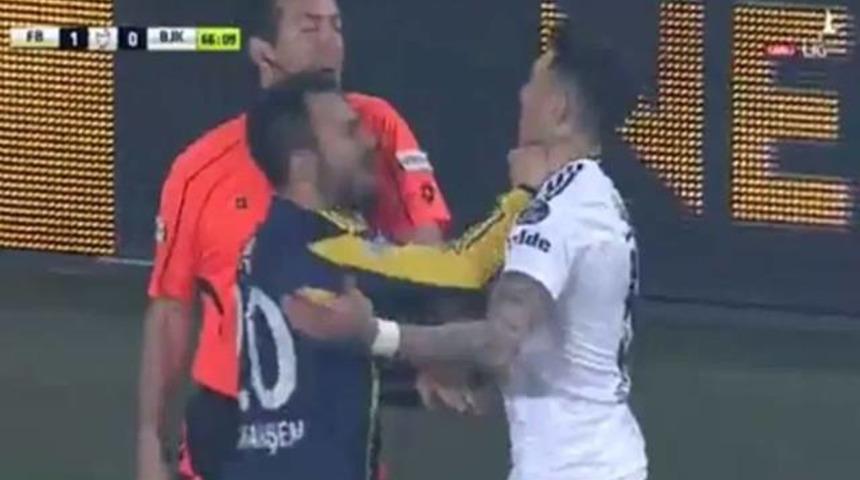 Derbide Volkan Şen ile Sosa birbirine girdi