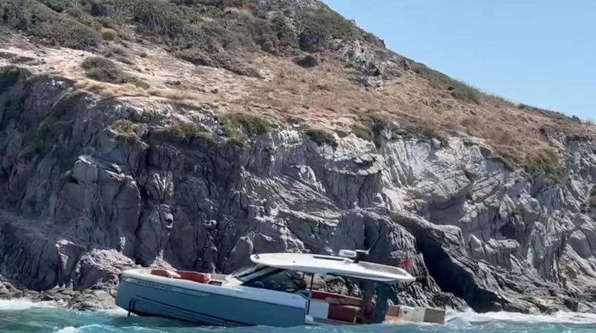 Bodrum'da arıza yapan tekne karaya oturdu! 3 kişiyi Sahil Güvenlik kurtarıldı