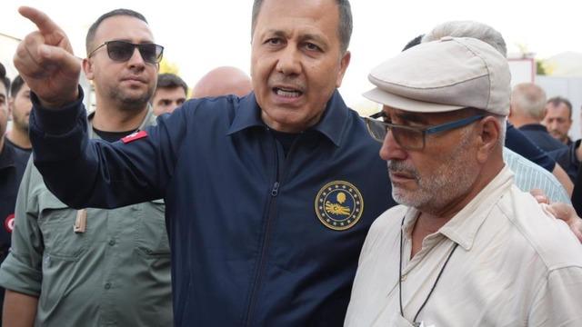 Bakan Yerlikaya Sındırgı depremi raporu: 831 bağımsız bölümün yıkık yada hasarlı olarak tespit edildi