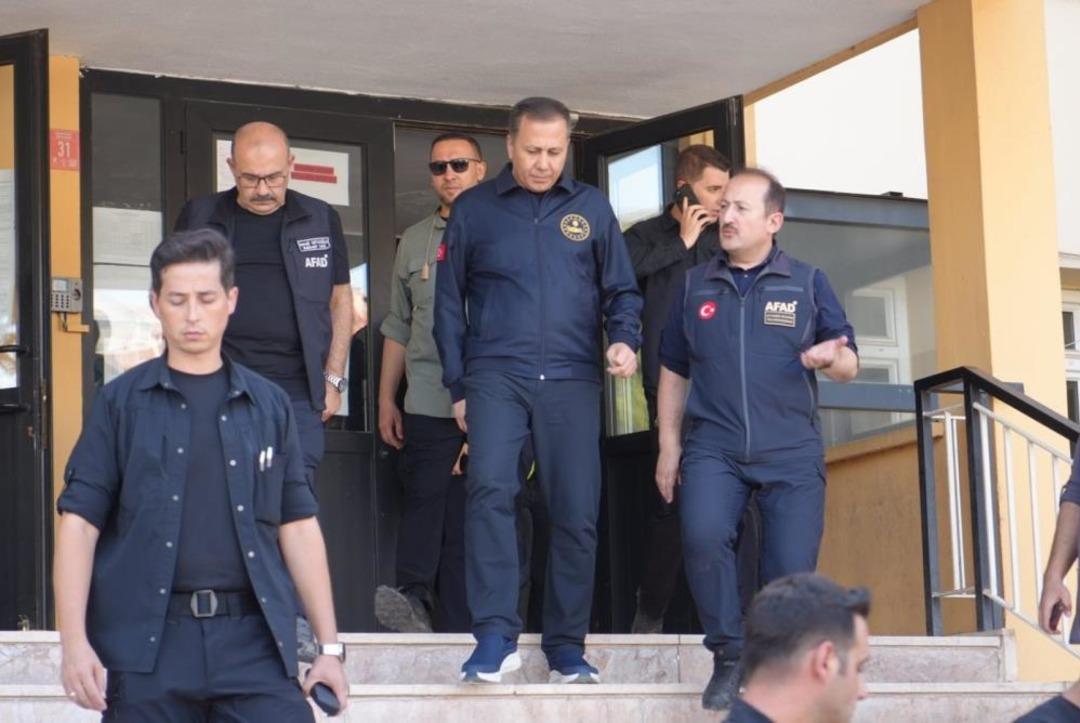 Bakan Yerlikaya Sındırgı depremi raporu: "831 bağımsız bölümün yıkık yada hasarlı olarak tespit edildi" 1