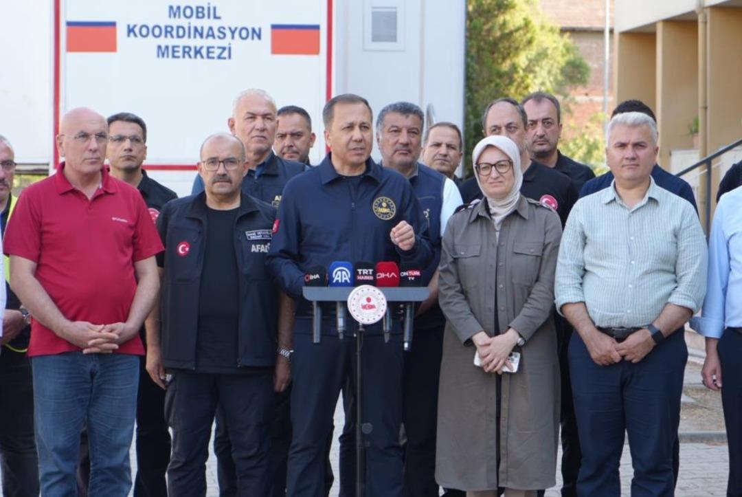 Bakan Yerlikaya Sındırgı depremi raporu: "831 bağımsız bölümün yıkık yada hasarlı olarak tespit edildi" 2