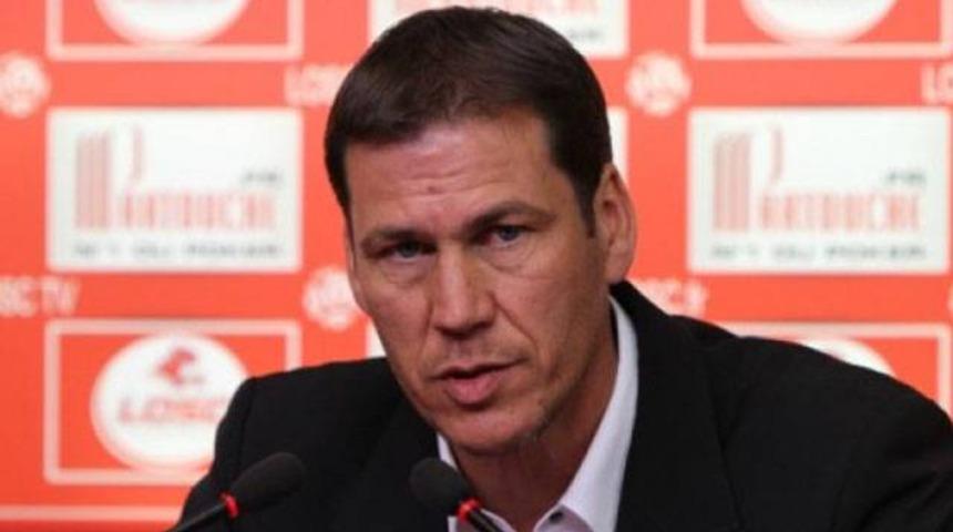 İşte Galatasaray'da Denizli'nin yerine d&uuml;ş&uuml;n&uuml;len isim