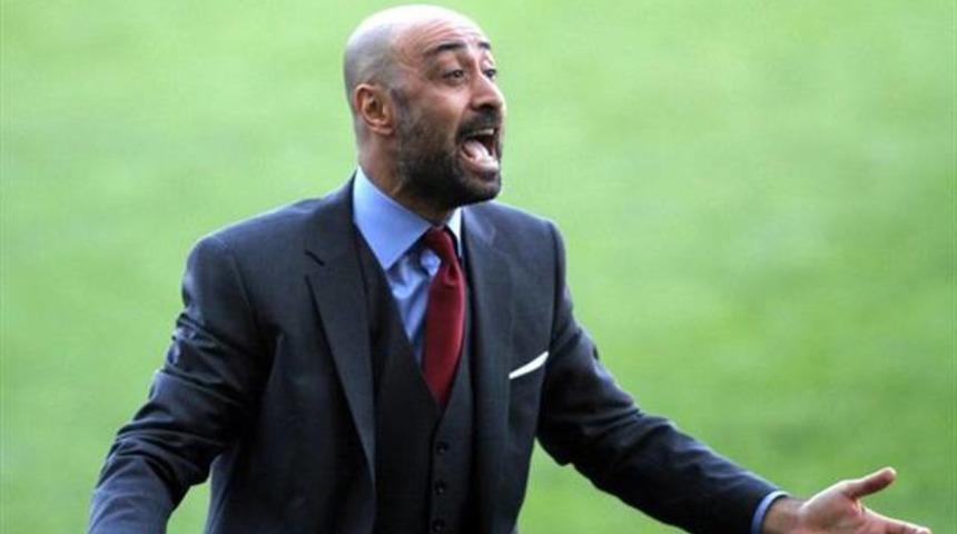 Tolunay Kafkas futbolcusuyla birbirine girdi, istifa etti!