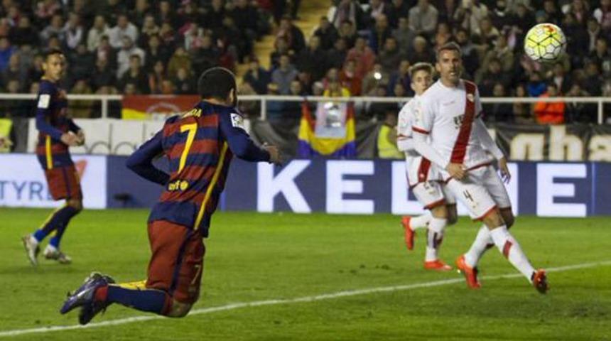 Arda Turan, Barcelona'da ilk gol&uuml;n&uuml; attı