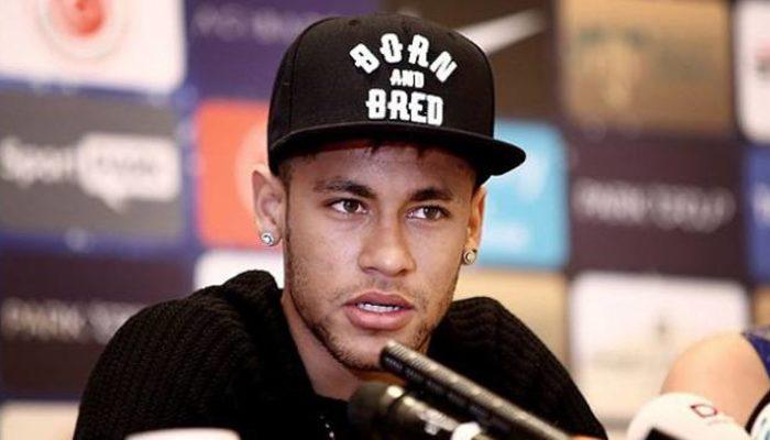 Neymar Jr РІ РєРµРїРєРµ