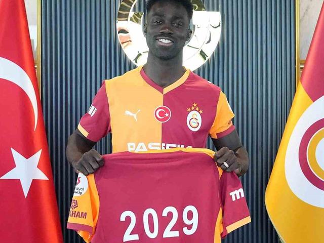Davinson Sanchez, 2029’a kadar Galatasaray’da