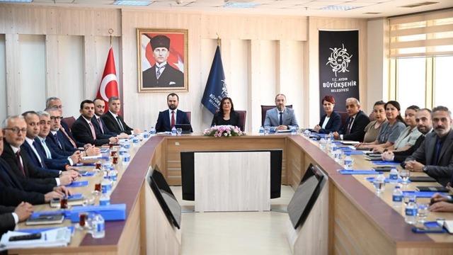 Aydın'a dönen Başkan Çerçioğlu, ilk toplantısını gerçekleştirdi