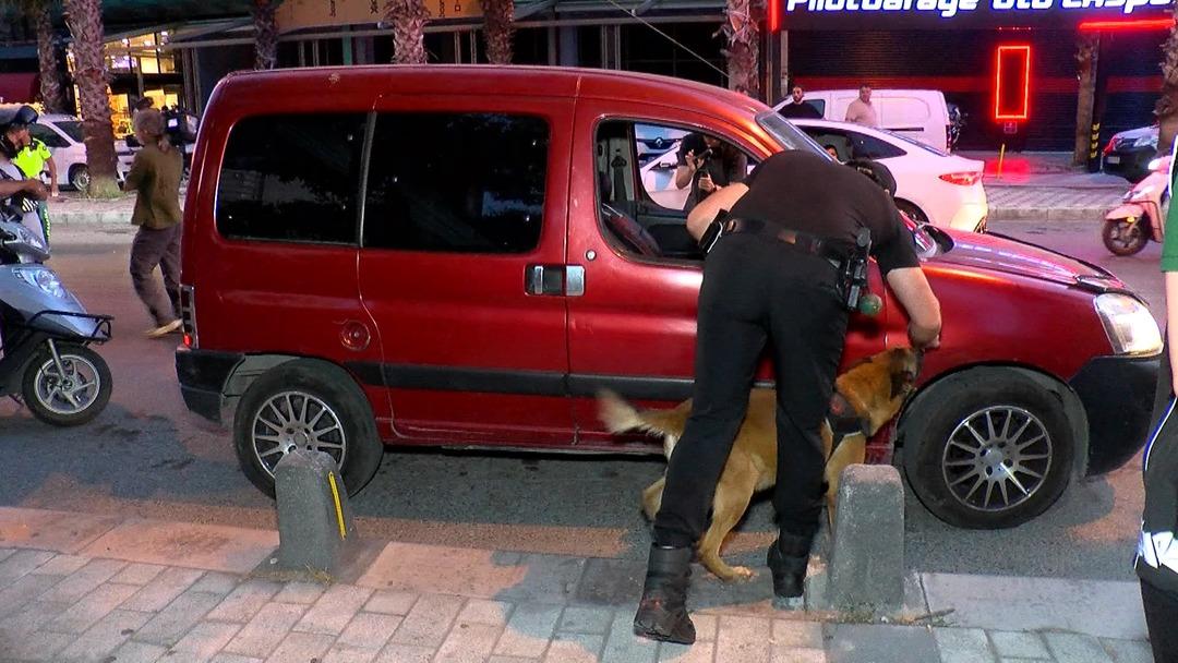 İstanbul Emniyet Müdürü Selami Yıldız, Bağcılar ve Küçükçekmece’de denetimlere katıldı 2