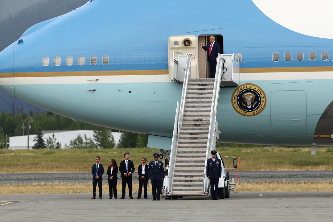 Dünyanın gözü tarihi zirvede! ABD Başkanı Trump ve Rusya Devlet Başkanı Putin Alaska da buluştu: İşte ilk kareler 1