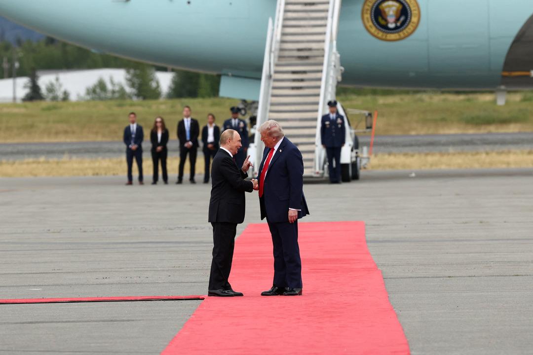 Dünyanın gözü tarihi zirvede! ABD Başkanı Trump ve Rusya Devlet Başkanı Putin Alaska da buluştu: İşte ilk kareler 3