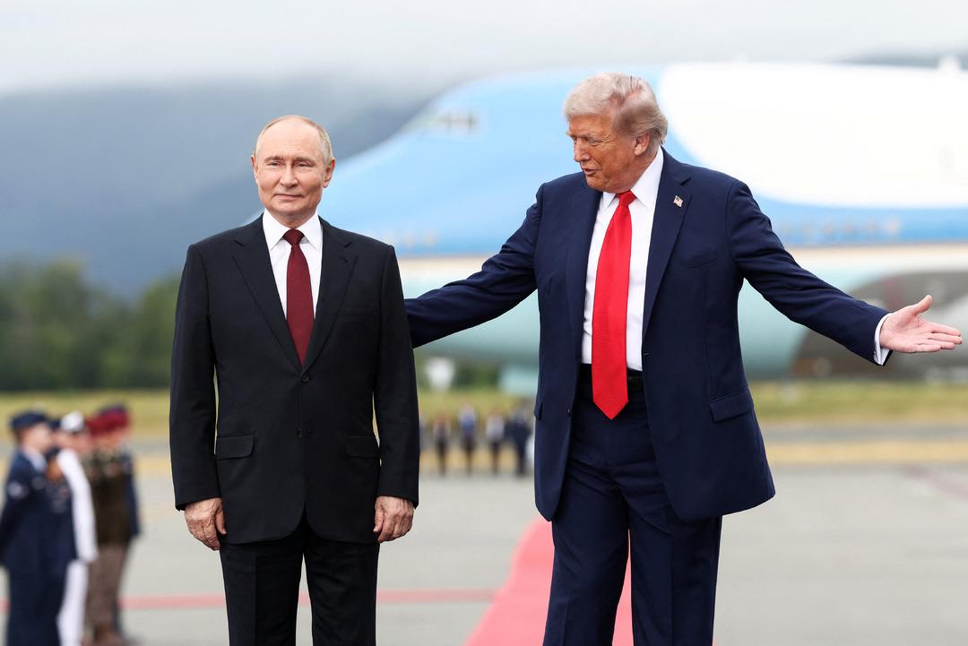 Dünyanın gözü tarihi zirvede! ABD Başkanı Trump ve Rusya Devlet Başkanı Putin Alaska da buluştu: İşte ilk kareler 4