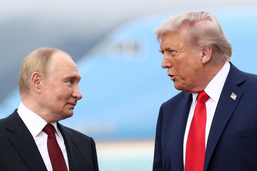 Dünyanın gözü tarihi zirvede! ABD Başkanı Trump ve Rusya Devlet Başkanı Putin Alaska da buluştu: İşte ilk kareler 5