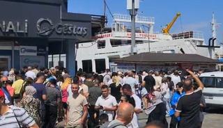 Tatilcilerin feribot çilesi! Uzun kuyruklar oluştu