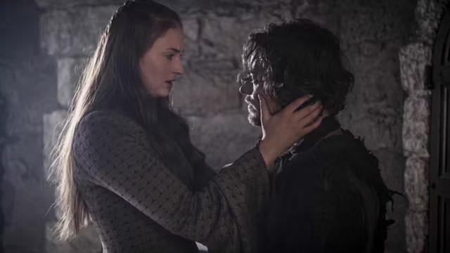 Sophie Turner ve Kit Harington yeni projede öpüştü! İtirafları sosyal medyayı salladı