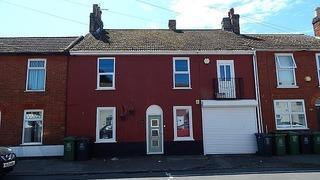 Müstakil ev gibi görünüyor ama içine giren şoka giriyor! Labirent gibi ev gündem oldu