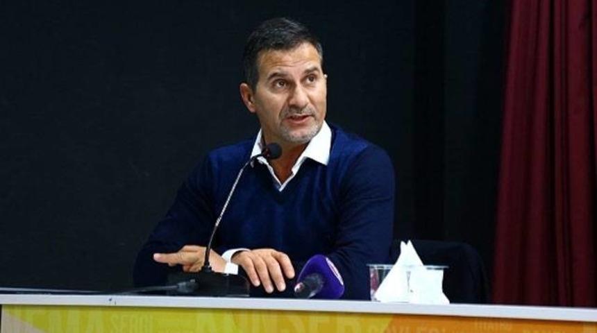 Erg&uuml;n Penbe: Futbolcular beni istemez