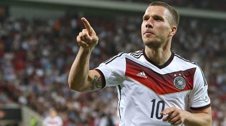 Şok s&ouml;zler: 'Podolski kadroda olmamalı'