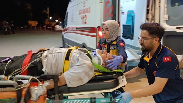 Motosiklet kazasında ağır yaralandı 3