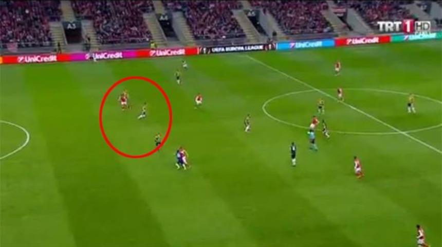 Fenerbah&ccedil;e ofsayttan gol yedi!